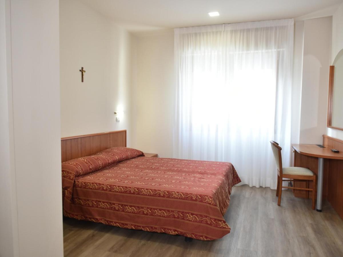 Hotel E Appartamenti La Solaria San Giovanni Rotondo Luaran gambar