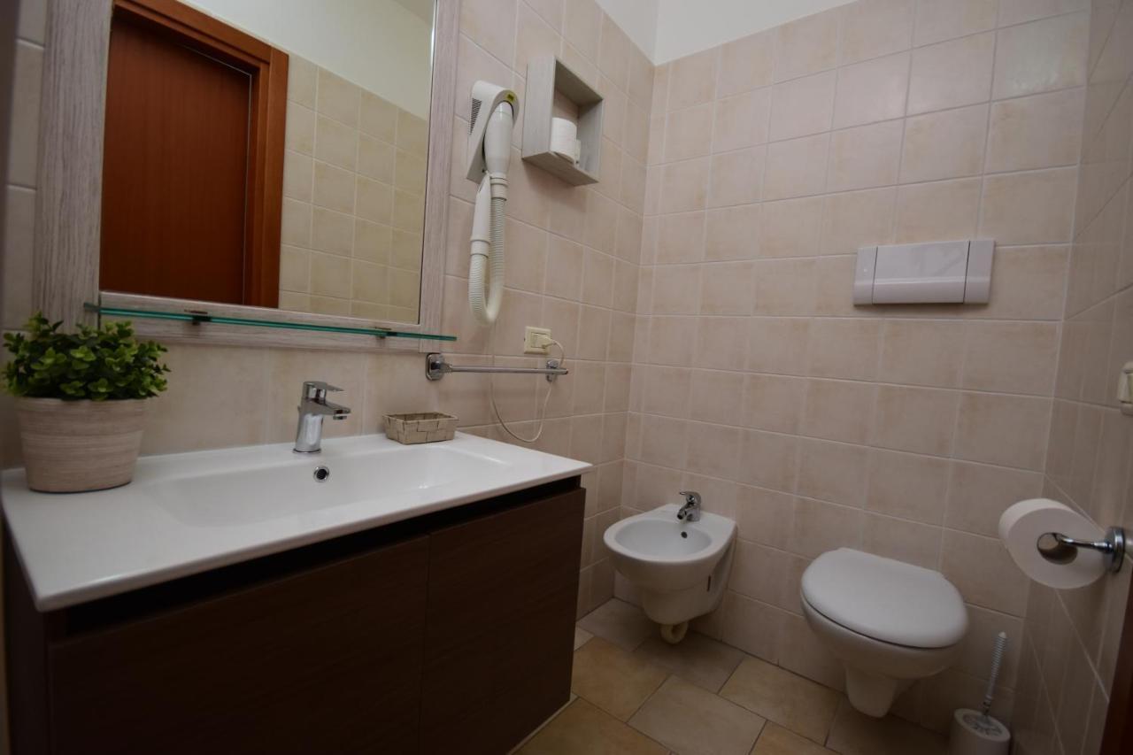 Hotel E Appartamenti La Solaria San Giovanni Rotondo Luaran gambar