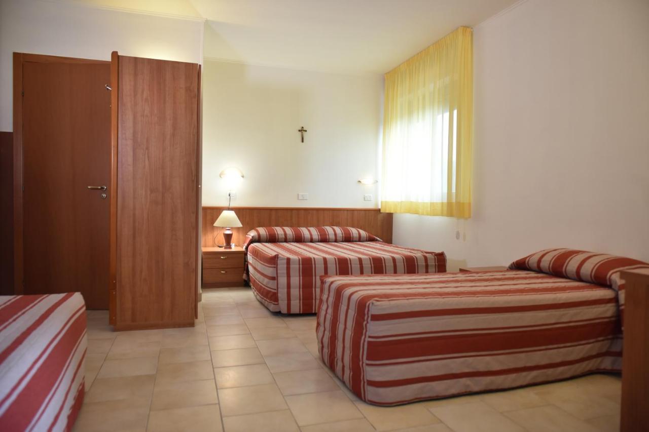 Hotel E Appartamenti La Solaria San Giovanni Rotondo Luaran gambar