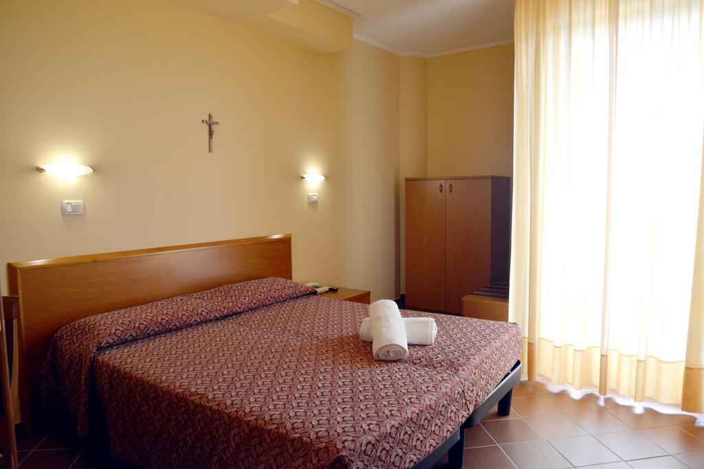 Hotel E Appartamenti La Solaria San Giovanni Rotondo Luaran gambar