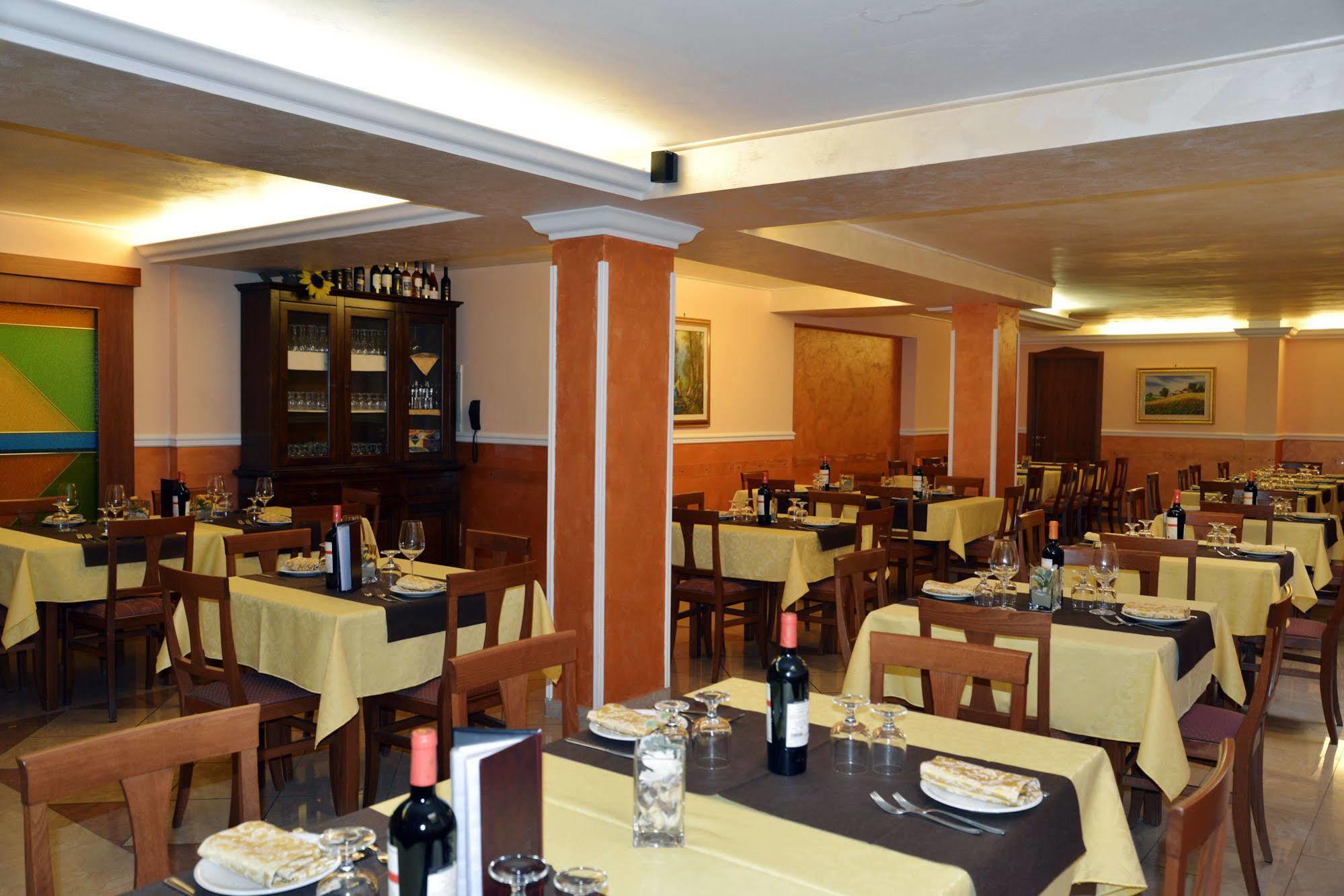 Hotel E Appartamenti La Solaria San Giovanni Rotondo Luaran gambar