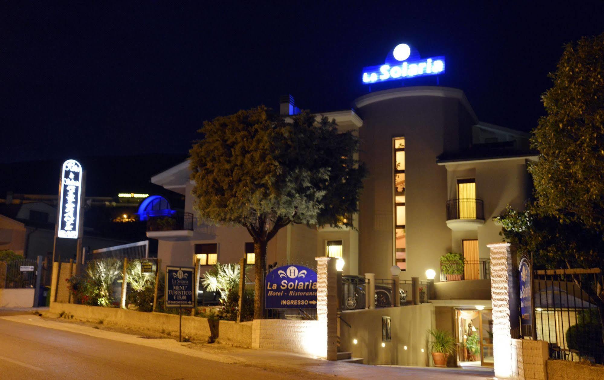 Hotel E Appartamenti La Solaria San Giovanni Rotondo Luaran gambar